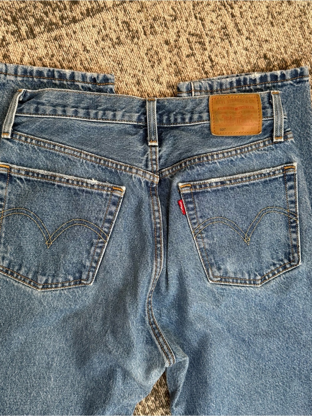 Levi’s Premium 501 Distressed Straight Leg Button Fly Medium Wash Blue Jeans 27 - Picture 5 of 8